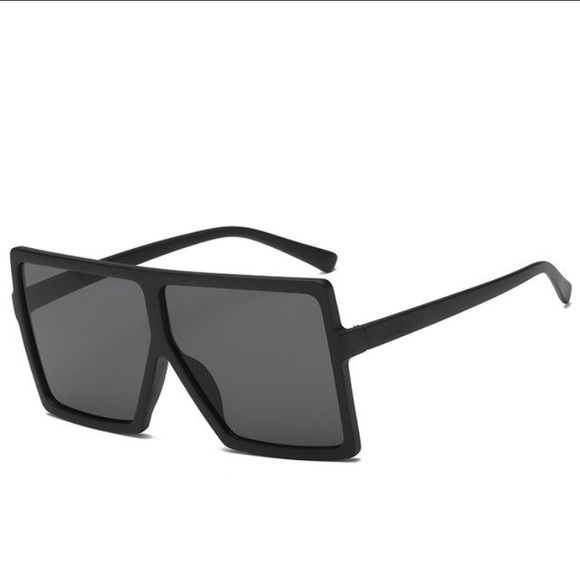 Oversized Sunglasses - Picture 3 of 6